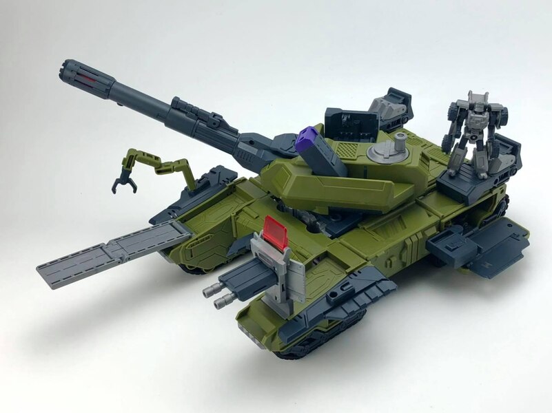 Fans Hobby MB 17 Meg Tyranno  Base Mode  (9 of 12)